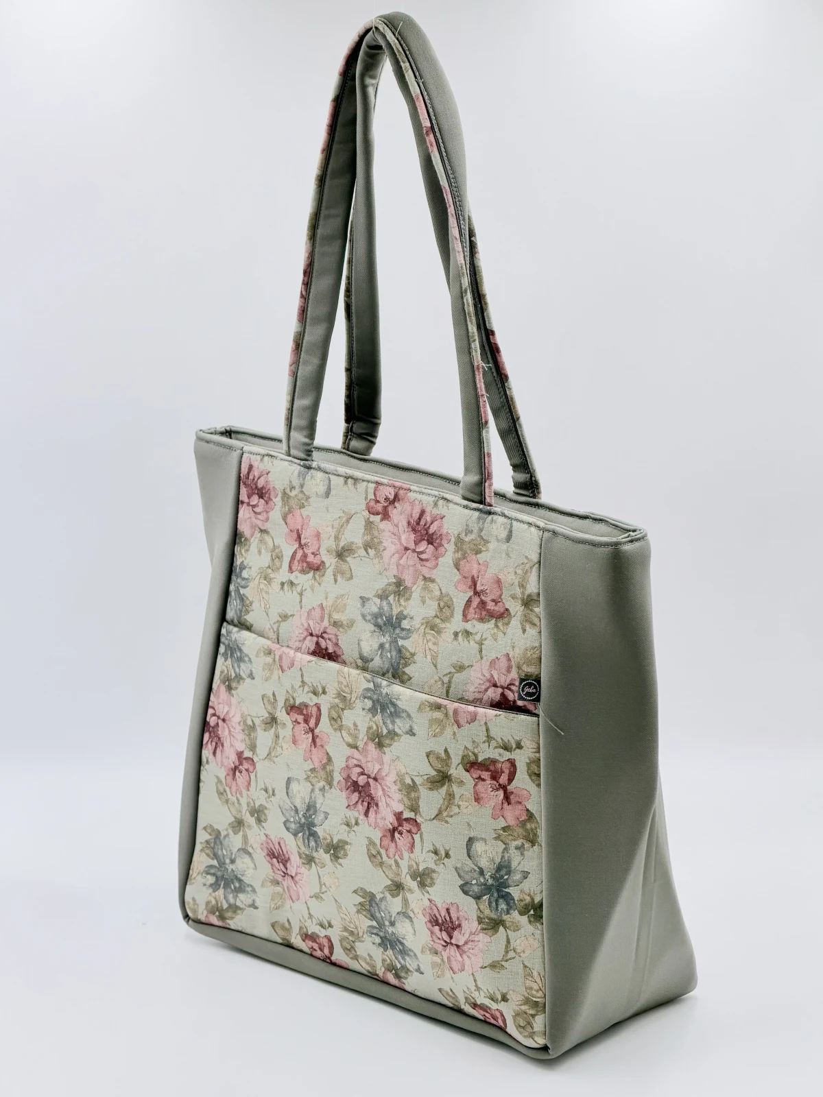 Nishigandha Tote - GEBA-NISHIGANDHA-0020 — Totes & Carryalls › Nishigandha Tote (Photo 1 of 5)